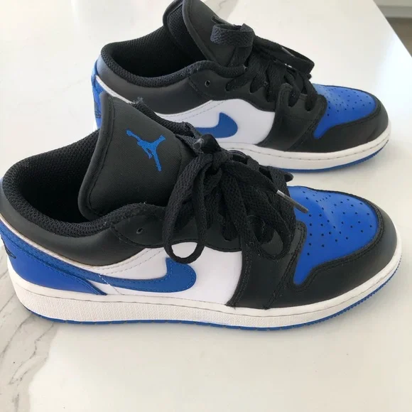 Nike Jordan boy size 4y - Picture 3 of 7